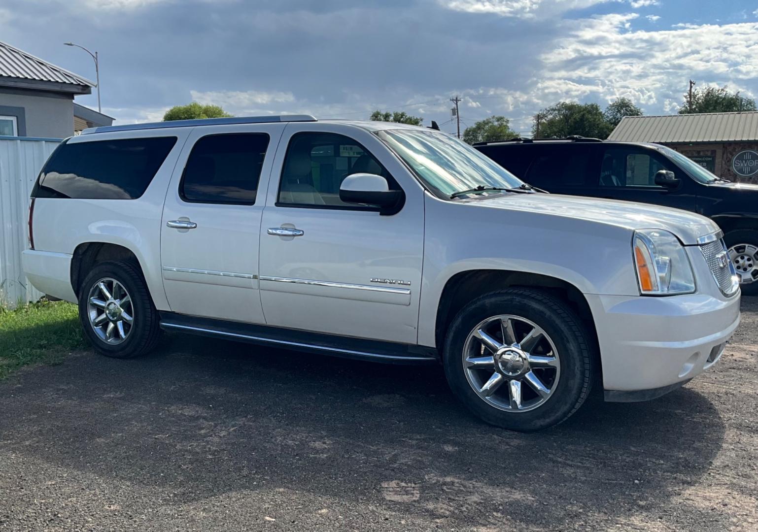 2012 GMC Yukon Denali (1GKS2MEF0CR) , located at 821 N. Prince Street, Clovis, NM, 88101, (575) 762-8852, 34.406643, -103.195999 - Photo#7