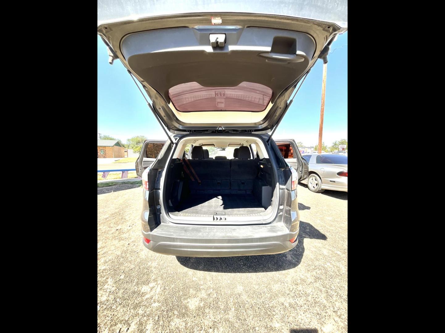 2018 Ford Escape S FWD (1FMCU0F75JU) with an 2.5L L4 DOHC 16V engine, 6A transmission, located at 821 N. Prince Street, Clovis, NM, 88101, (575) 762-8852, 34.406643, -103.195999 - Photo#5