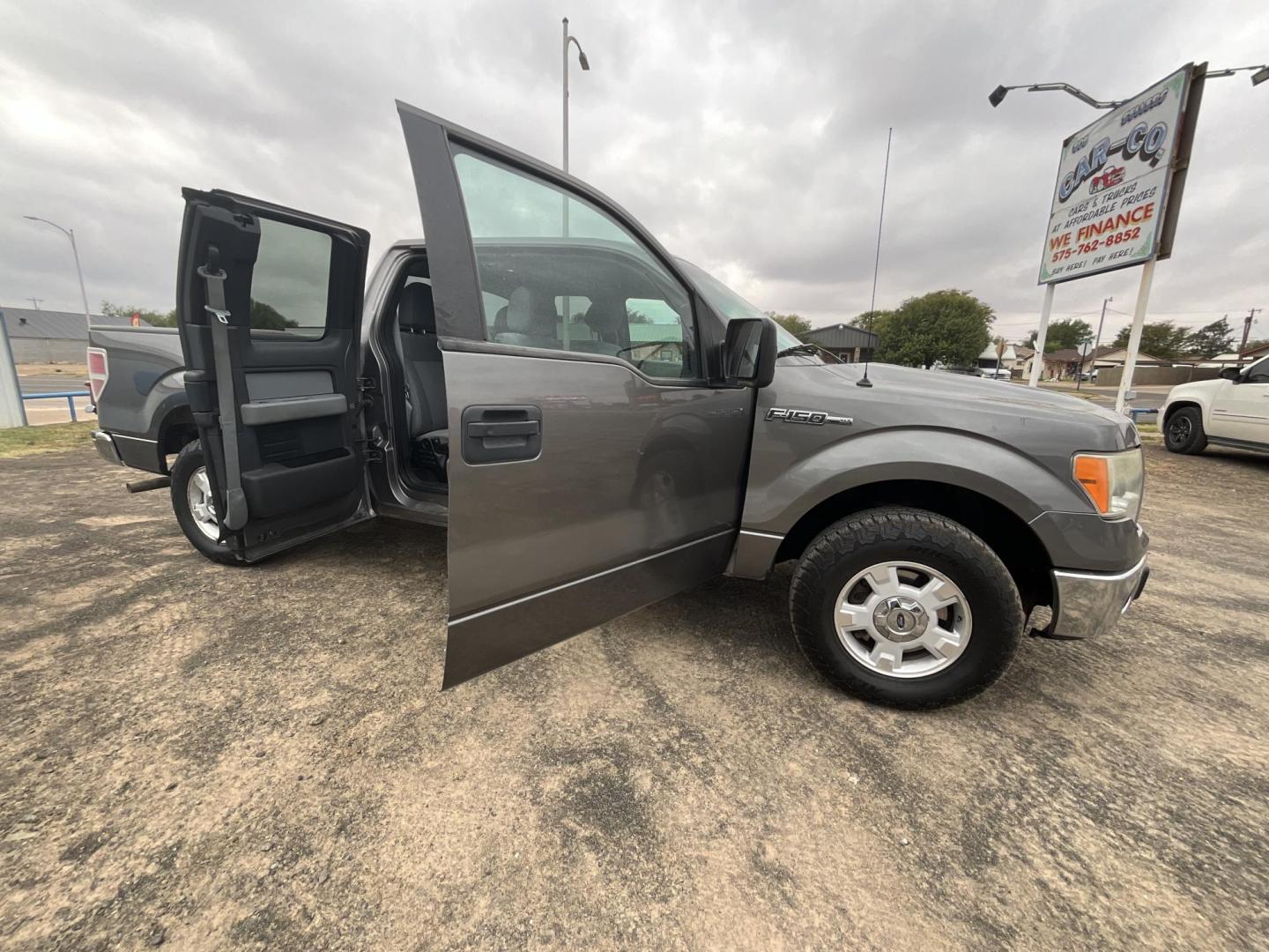 2014 Ford F-150 XLT SuperCab 8-ft. Bed 2WD (1FTEX1CM4EK) with an 3.7L V6 DOHC 24V engine, 6-Speed Automatic transmission, located at 821 N. Prince Street, Clovis, NM, 88101, (575) 762-8852, 34.406643, -103.195999 - Photo#2