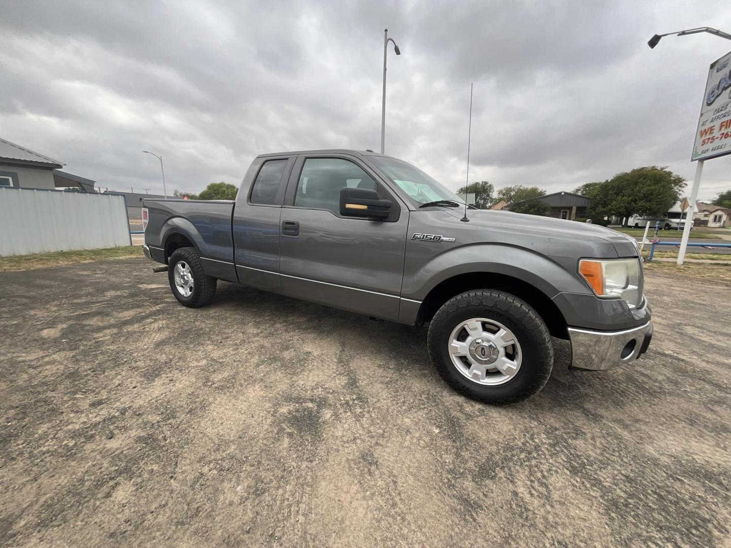 2014 Ford F-150 XLT SuperCab 8-ft. Bed 2WD (1FTEX1CM4EK) with an 3.7L V6 DOHC 24V engine, 6-Speed Automatic transmission, located at 821 N. Prince Street, Clovis, NM, 88101, (575) 762-8852, 34.406643, -103.195999 - Photo#1